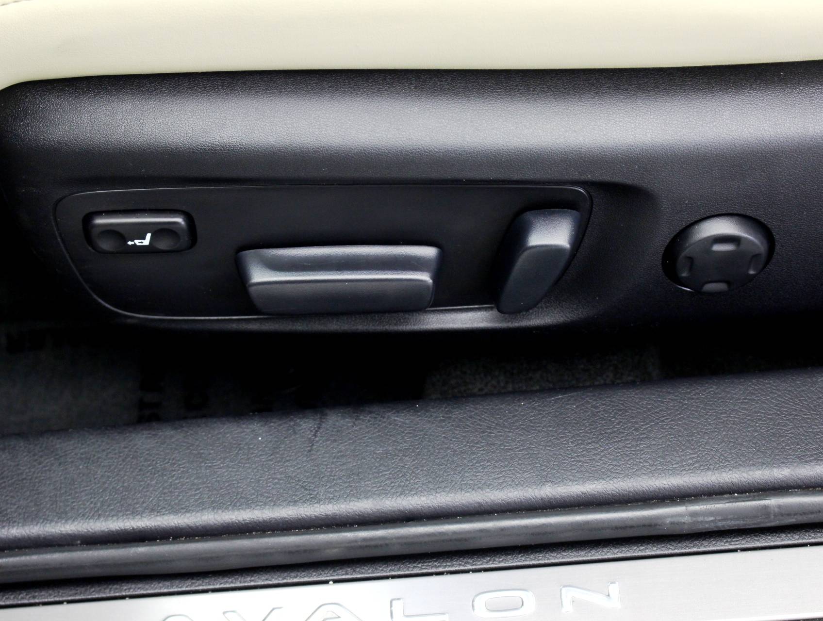 Florida Fine Cars - Used TOYOTA AVALON HYBRID 2013 HOLLYWOOD Limited