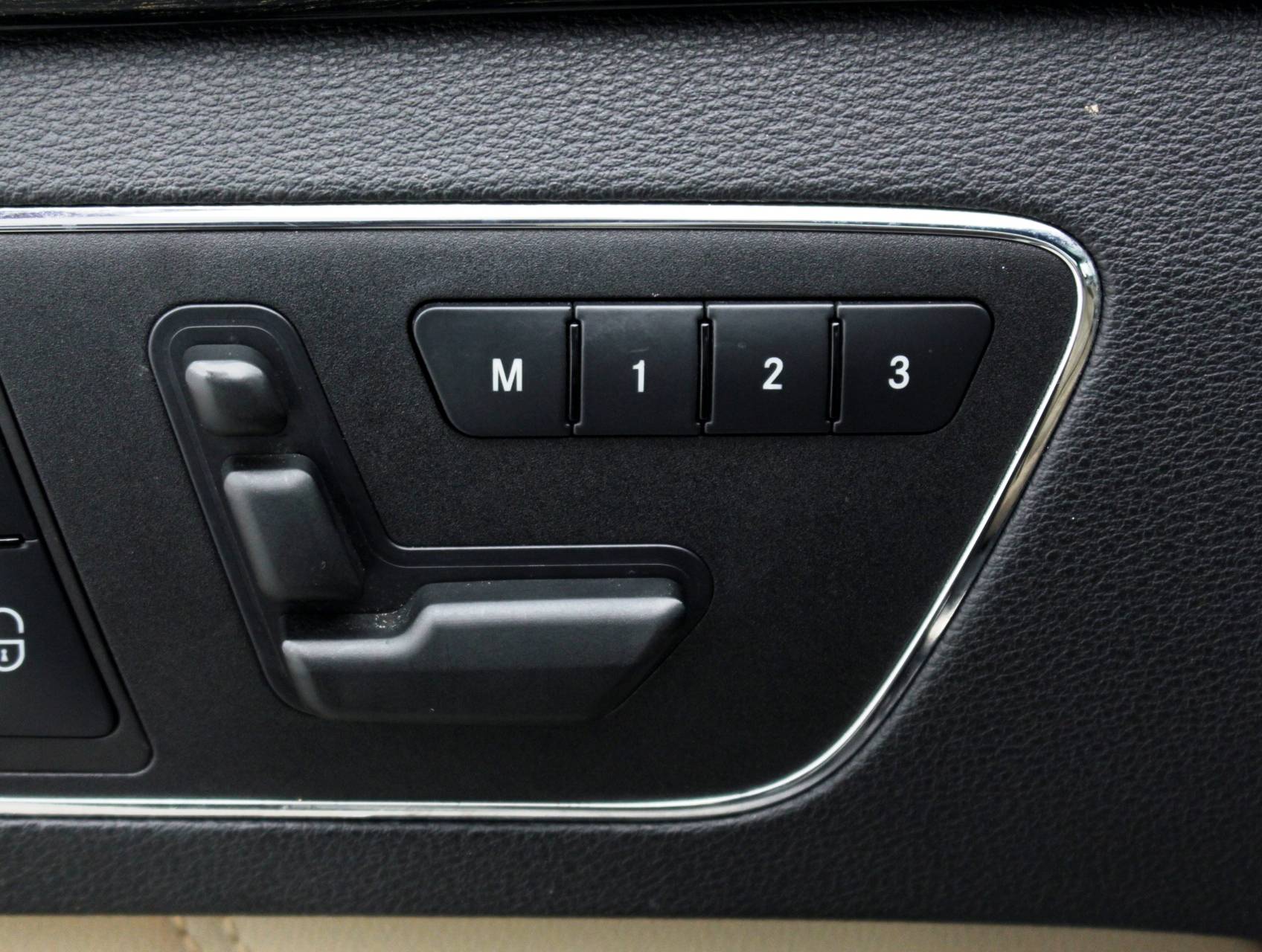 Florida Fine Cars - Used MERCEDES-BENZ E CLASS 2011 MIAMI E350 4MATIC