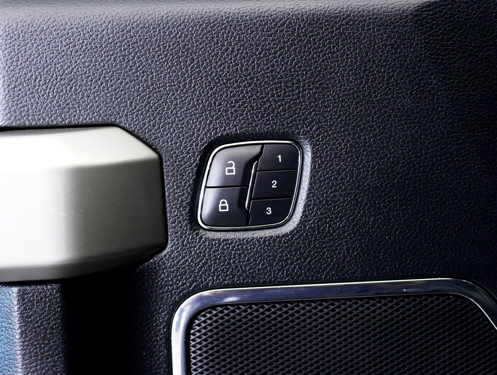 Florida Fine Cars - Used FORD F 150 2015 MIAMI Lariat Fx4