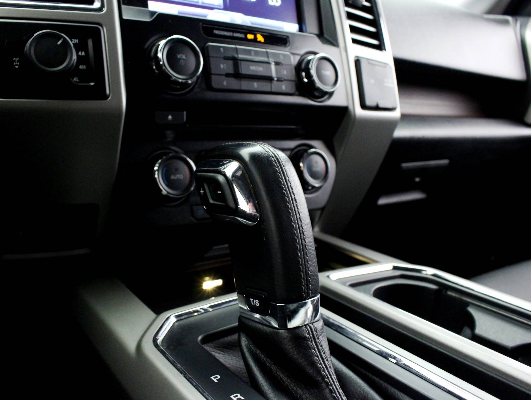 Florida Fine Cars - Used FORD F 150 2015 MIAMI Lariat Fx4