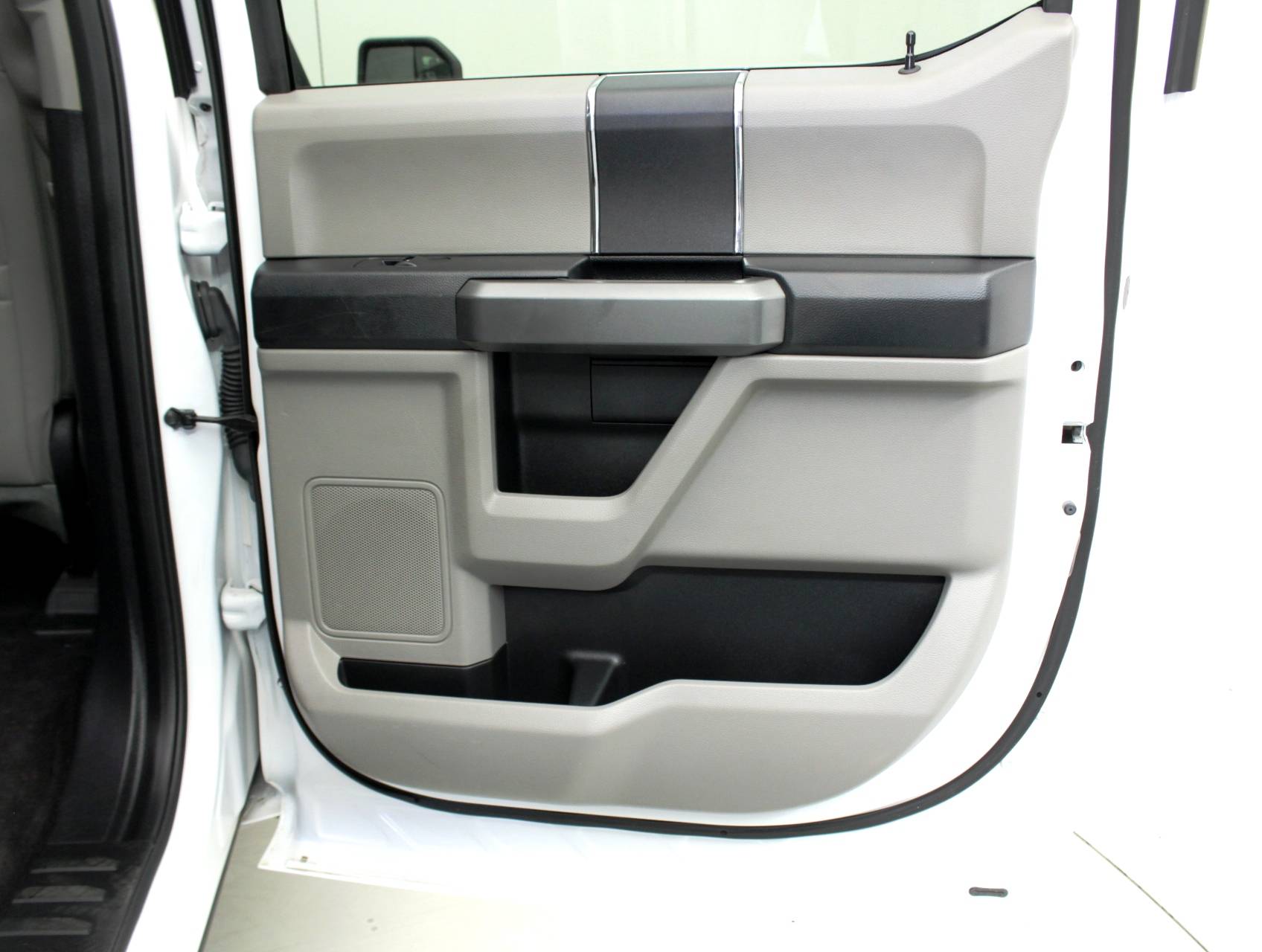 Florida Fine Cars - Used FORD F 150 2017 MIAMI Xlt 4x4