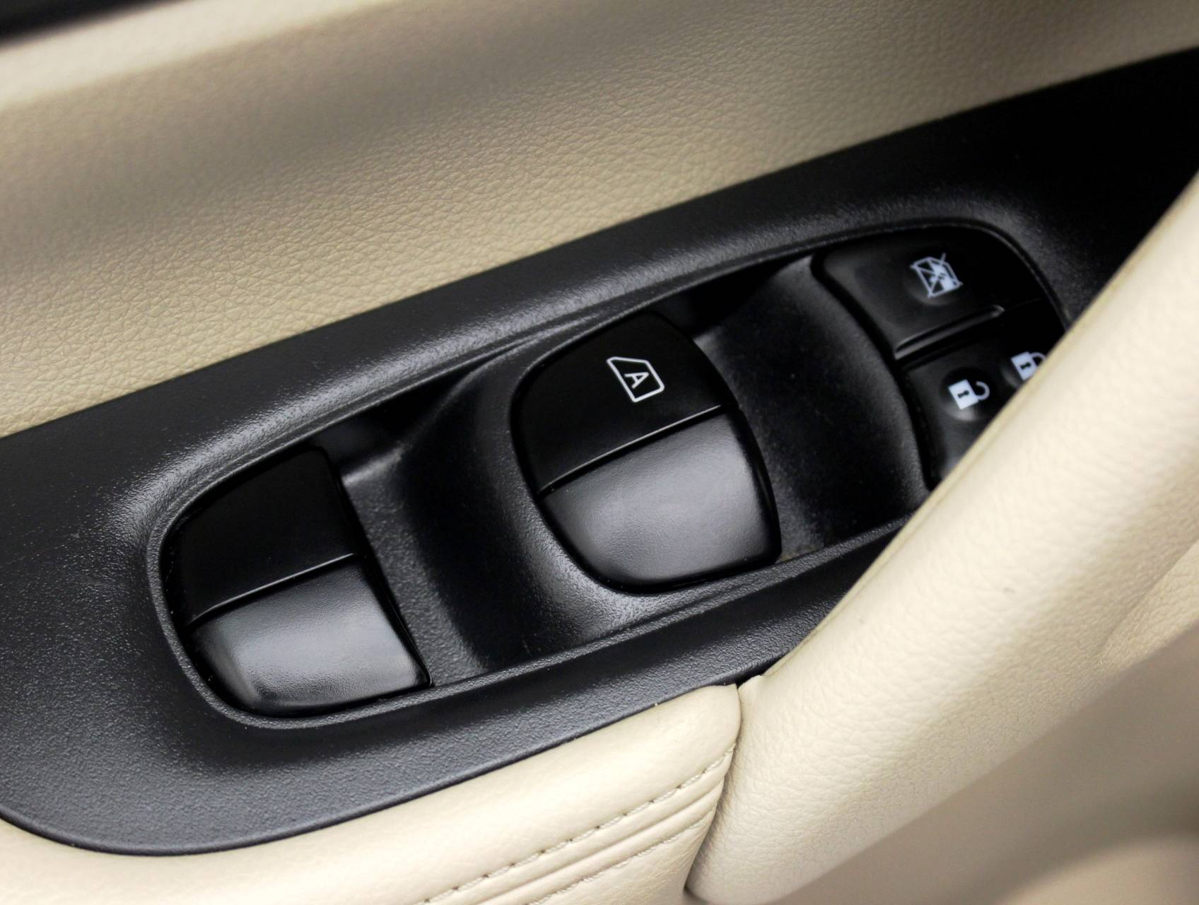 Florida Fine Cars - Used NISSAN ROGUE 2015 HOLLYWOOD Sv