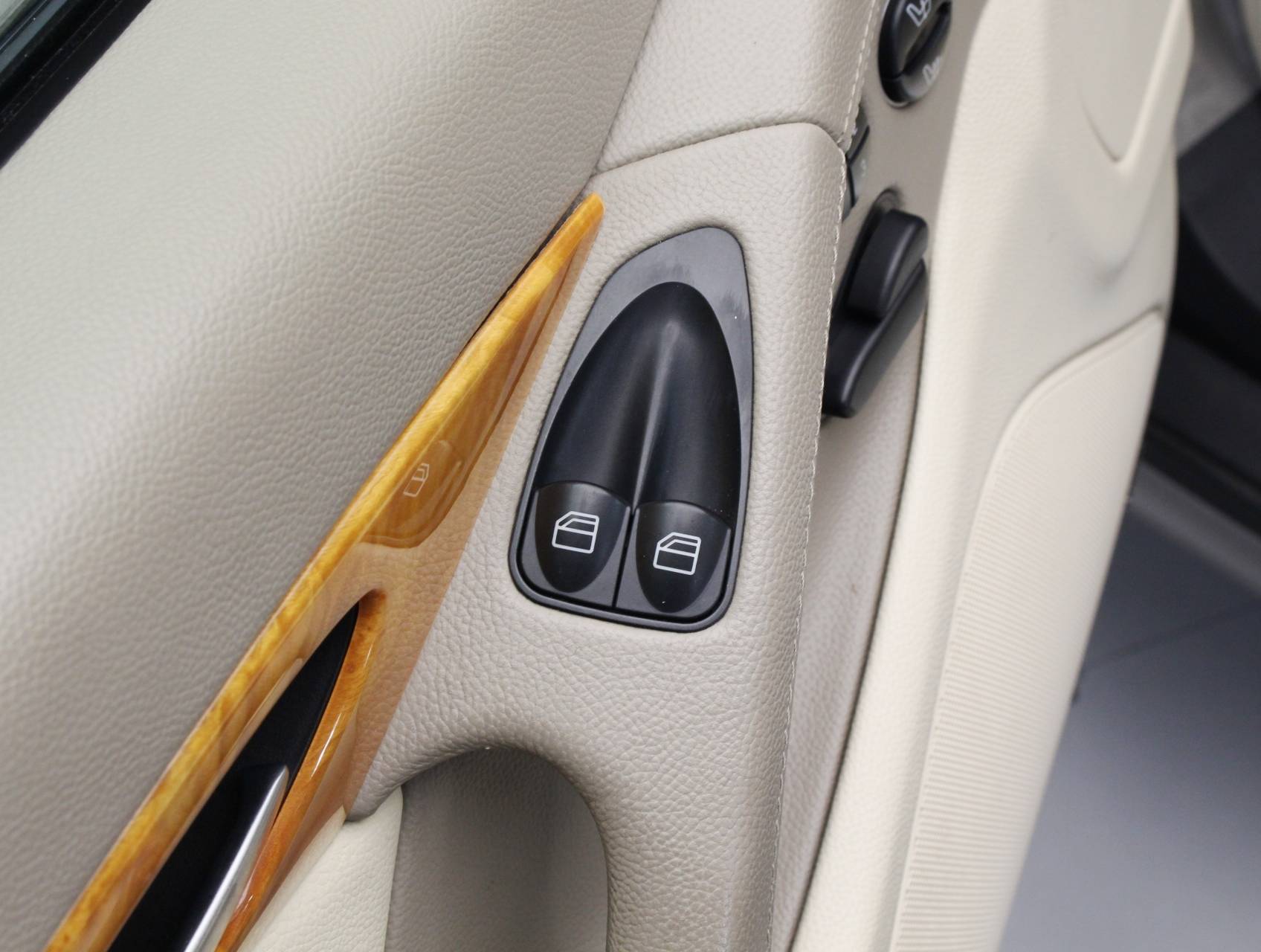 Florida Fine Cars - Used MERCEDES-BENZ SL CLASS 2003 WEST PALM SL500