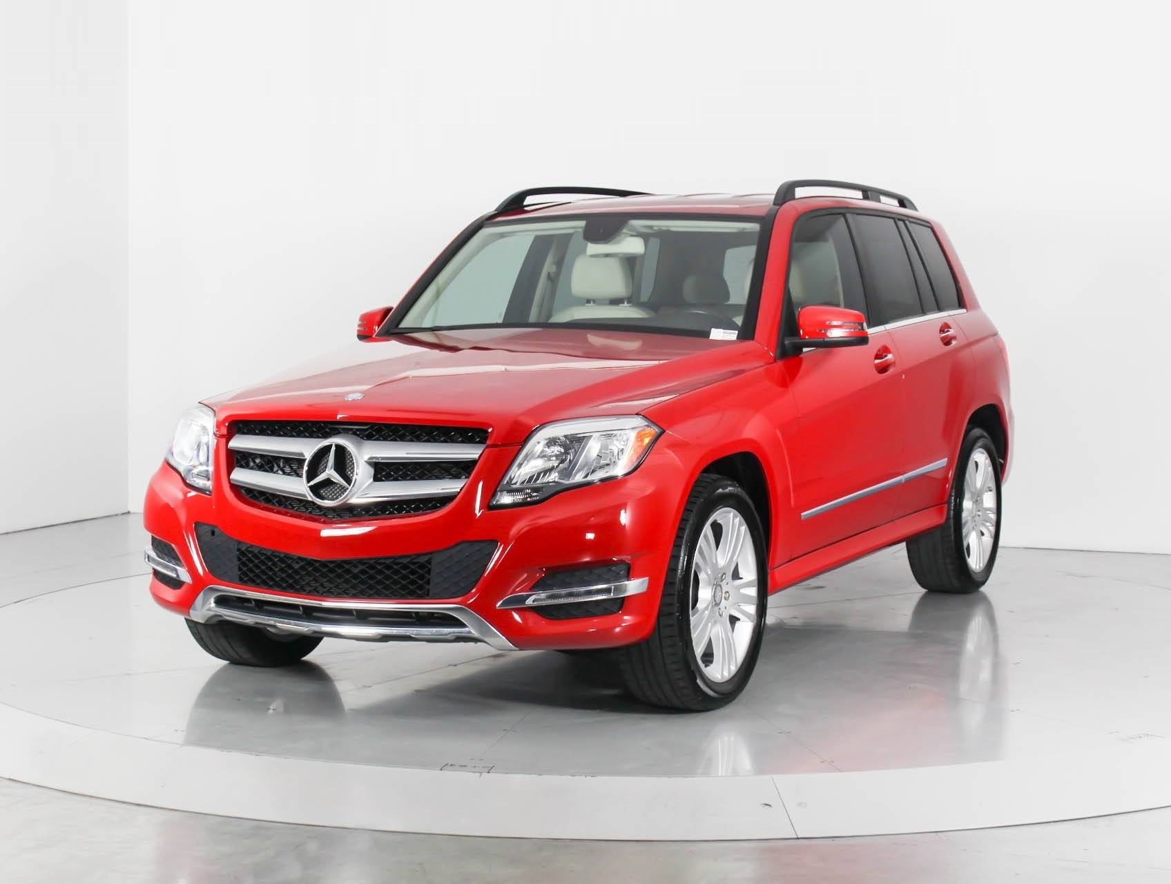 Orange Benz Glk