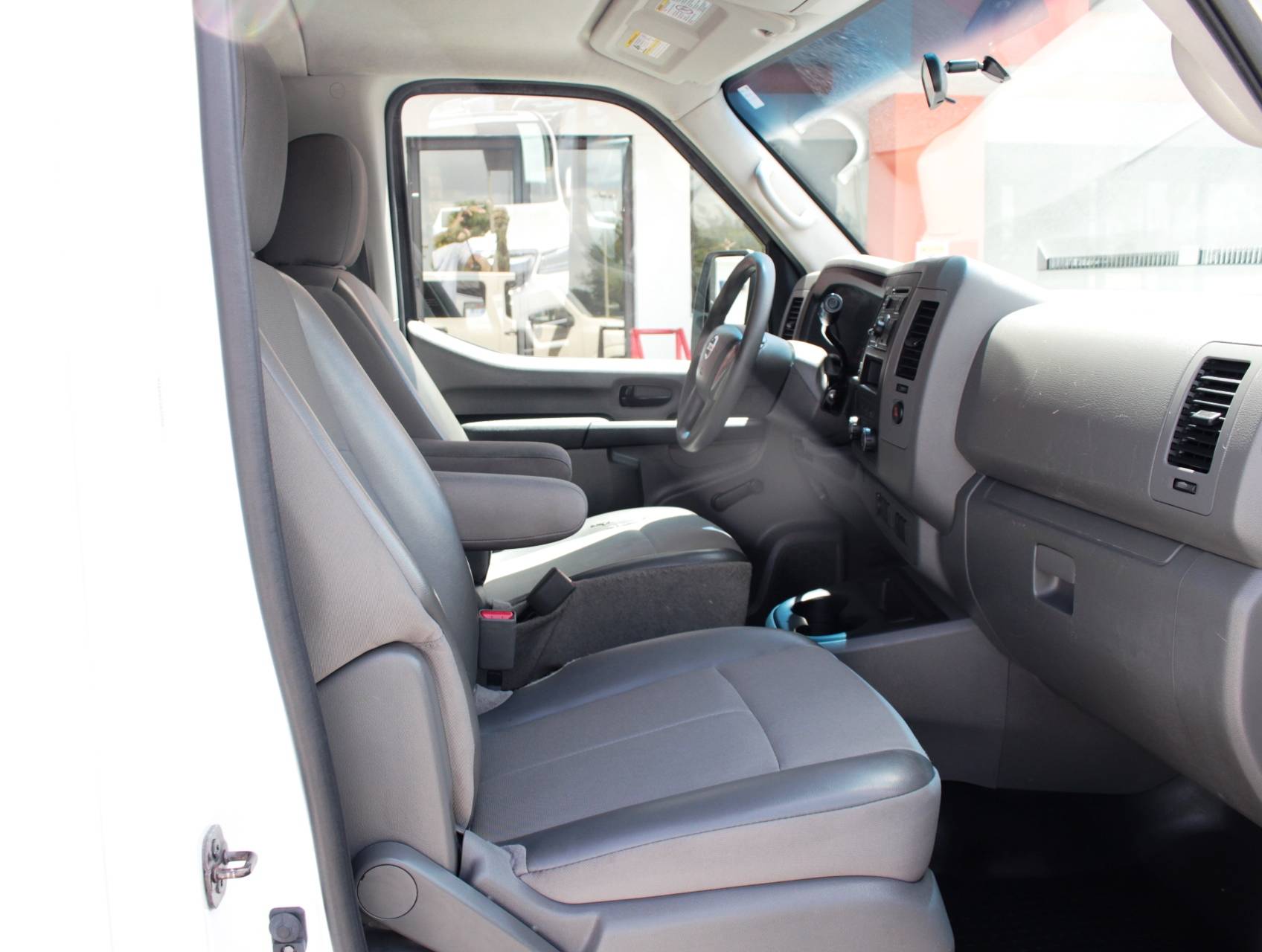 Florida Fine Cars - Used NISSAN NV3500 2016 MIAMI Passenger S