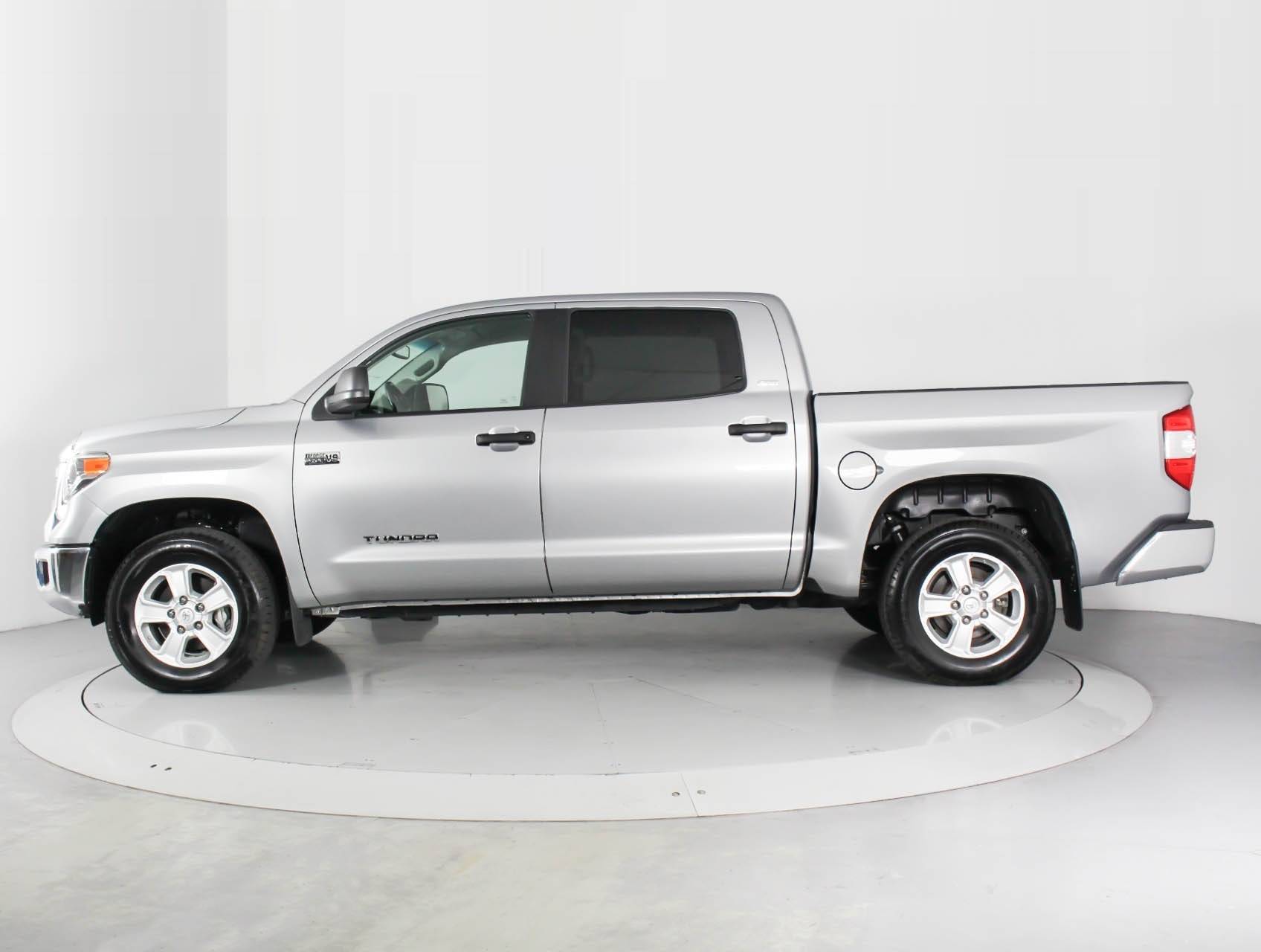 Florida Fine Cars - Used TOYOTA TUNDRA 2017 WEST PALM Sr5 Crewmax 4x4