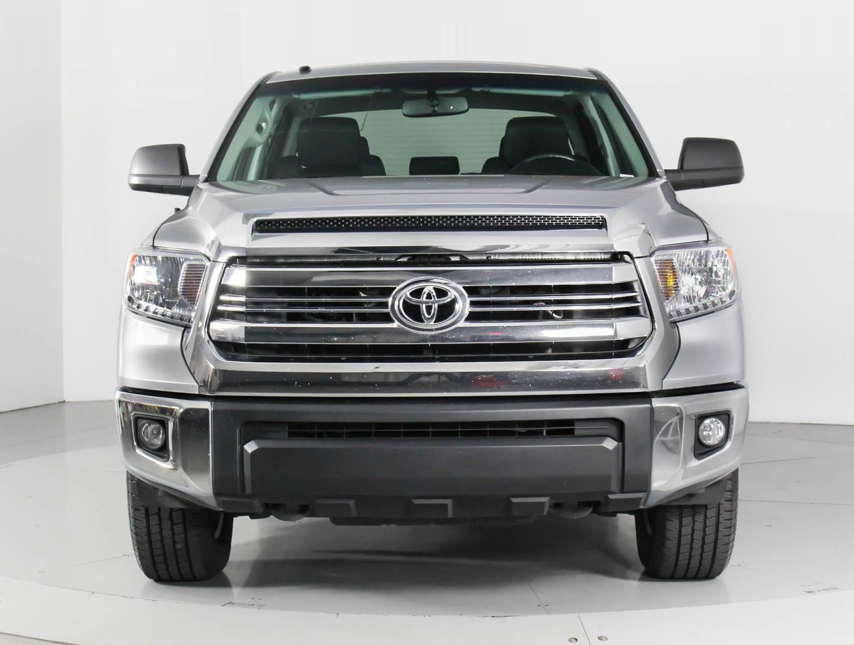 Florida Fine Cars - Used TOYOTA TUNDRA 2017 WEST PALM Sr5 Crewmax 4x4