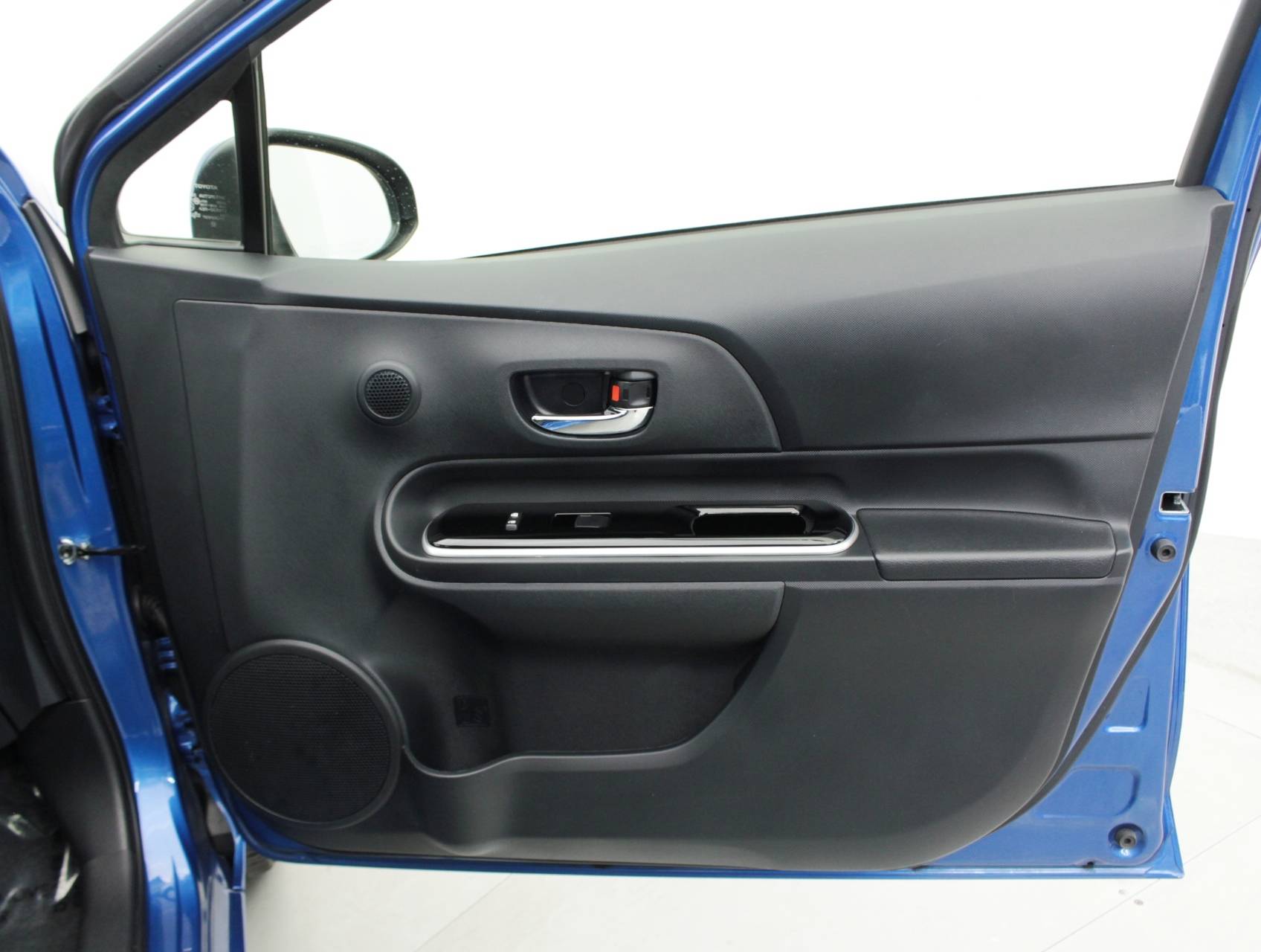 Florida Fine Cars - Used TOYOTA PRIUS C 2015 HOLLYWOOD Two