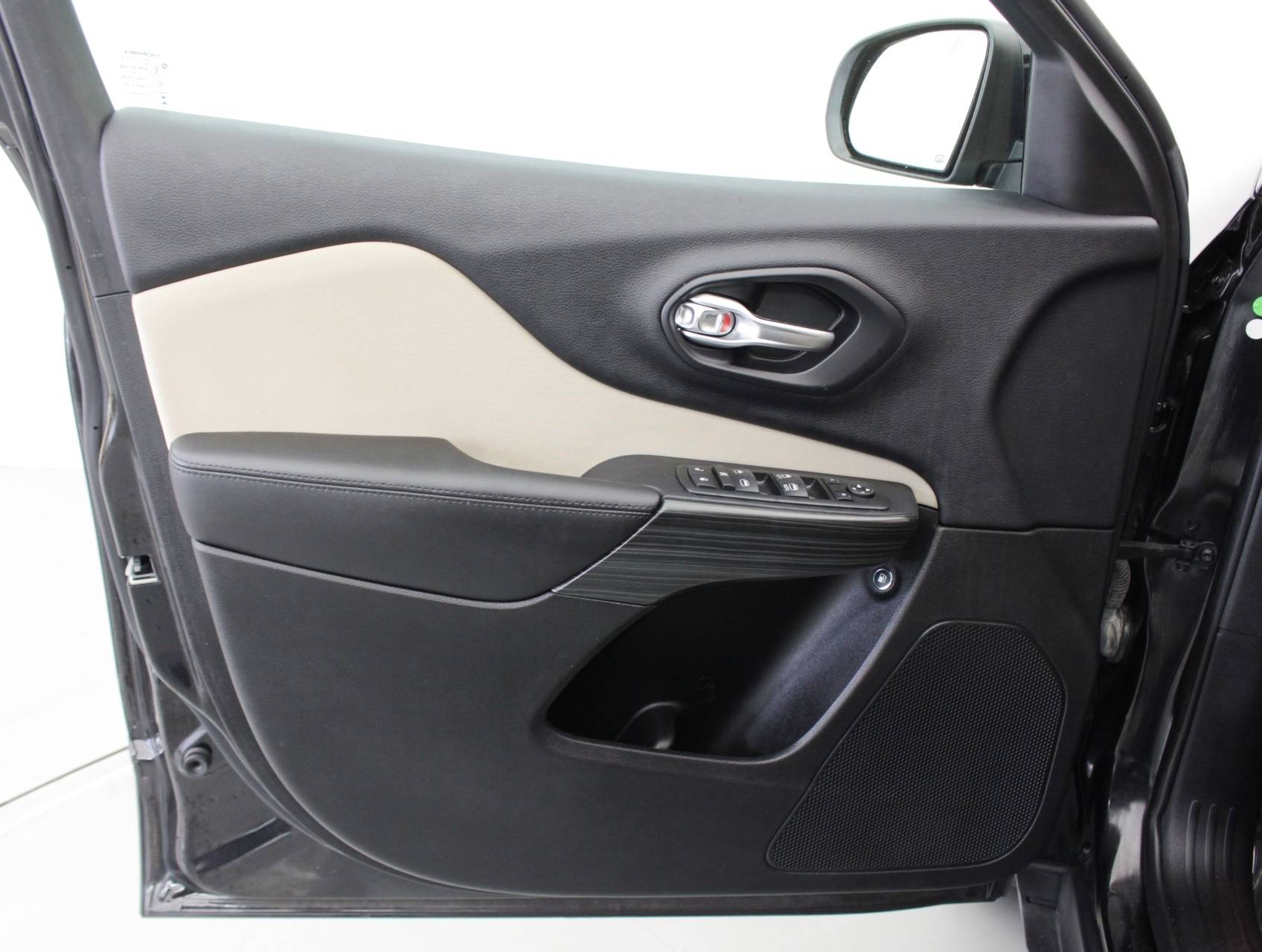 Florida Fine Cars - Used JEEP CHEROKEE 2016 MIAMI LATITUDE