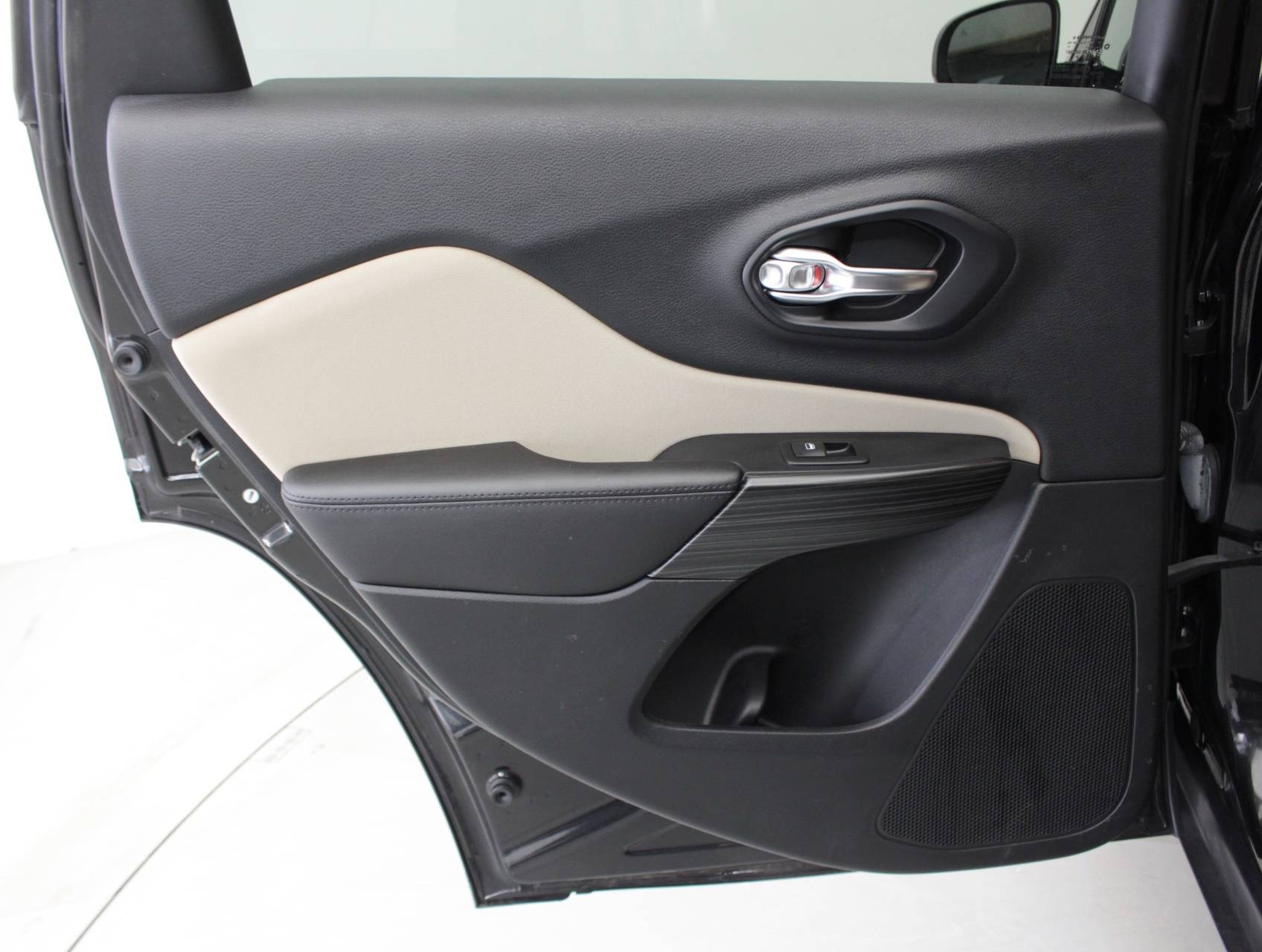 Florida Fine Cars - Used JEEP CHEROKEE 2016 MIAMI LATITUDE