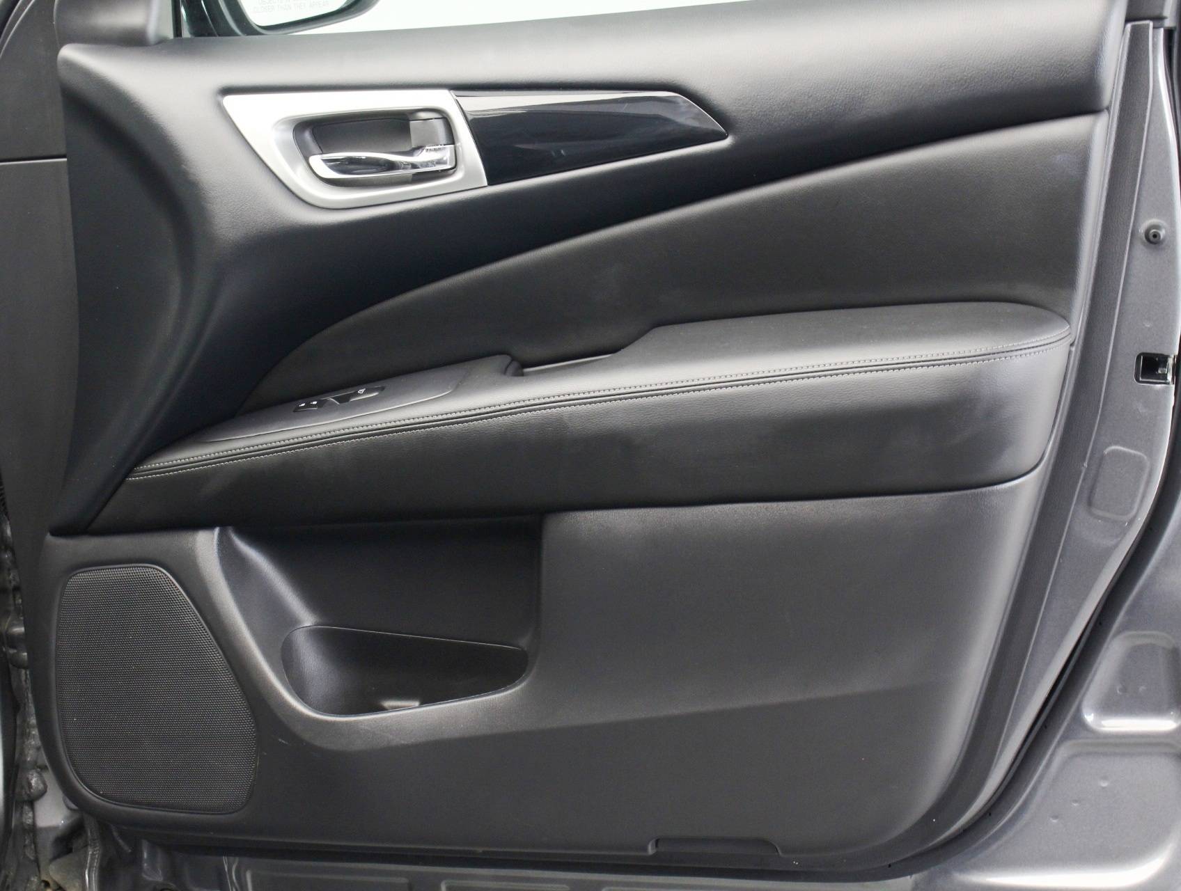 Florida Fine Cars - Used NISSAN PATHFINDER 2018 MIAMI Sv 4x4