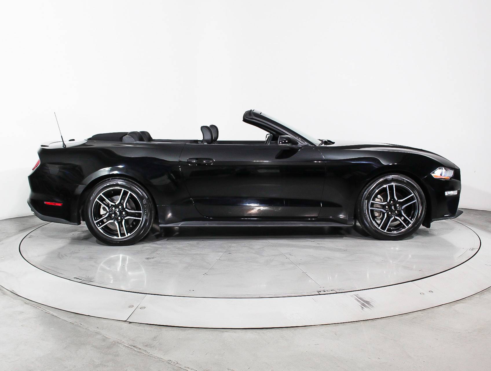 Florida Fine Cars - Used FORD MUSTANG 2018 HOLLYWOOD Ecoboost Premium