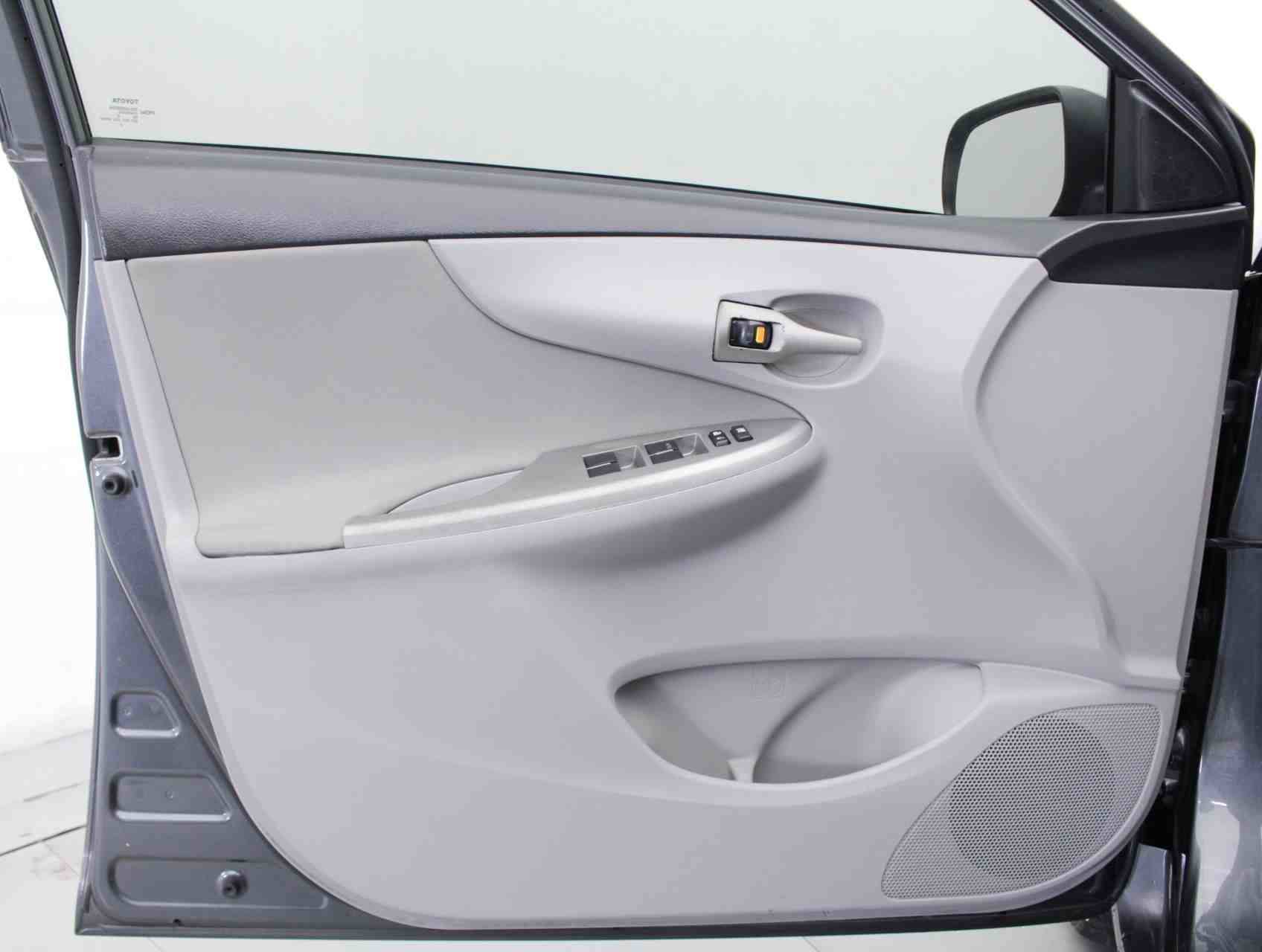 Florida Fine Cars - Used TOYOTA COROLLA 2012 HOLLYWOOD Le