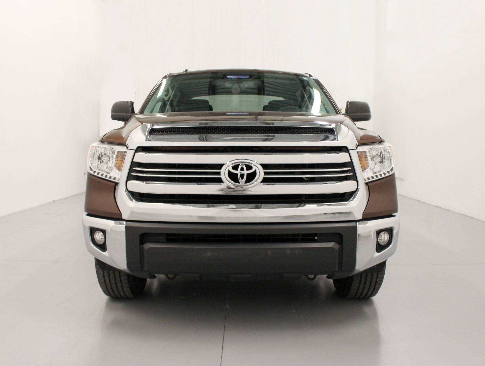 Florida Fine Cars - Used TOYOTA TUNDRA 2017 MIAMI Sr5 Crewmax