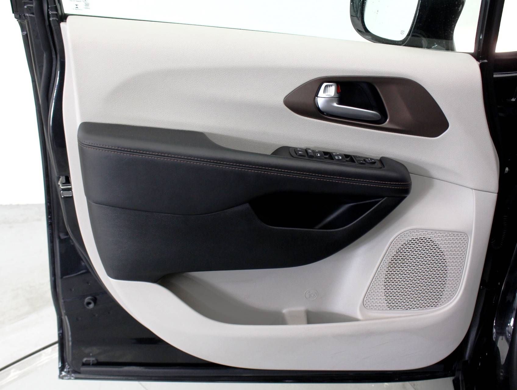 Florida Fine Cars - Used CHRYSLER PACIFICA 2018 HOLLYWOOD TOURING L