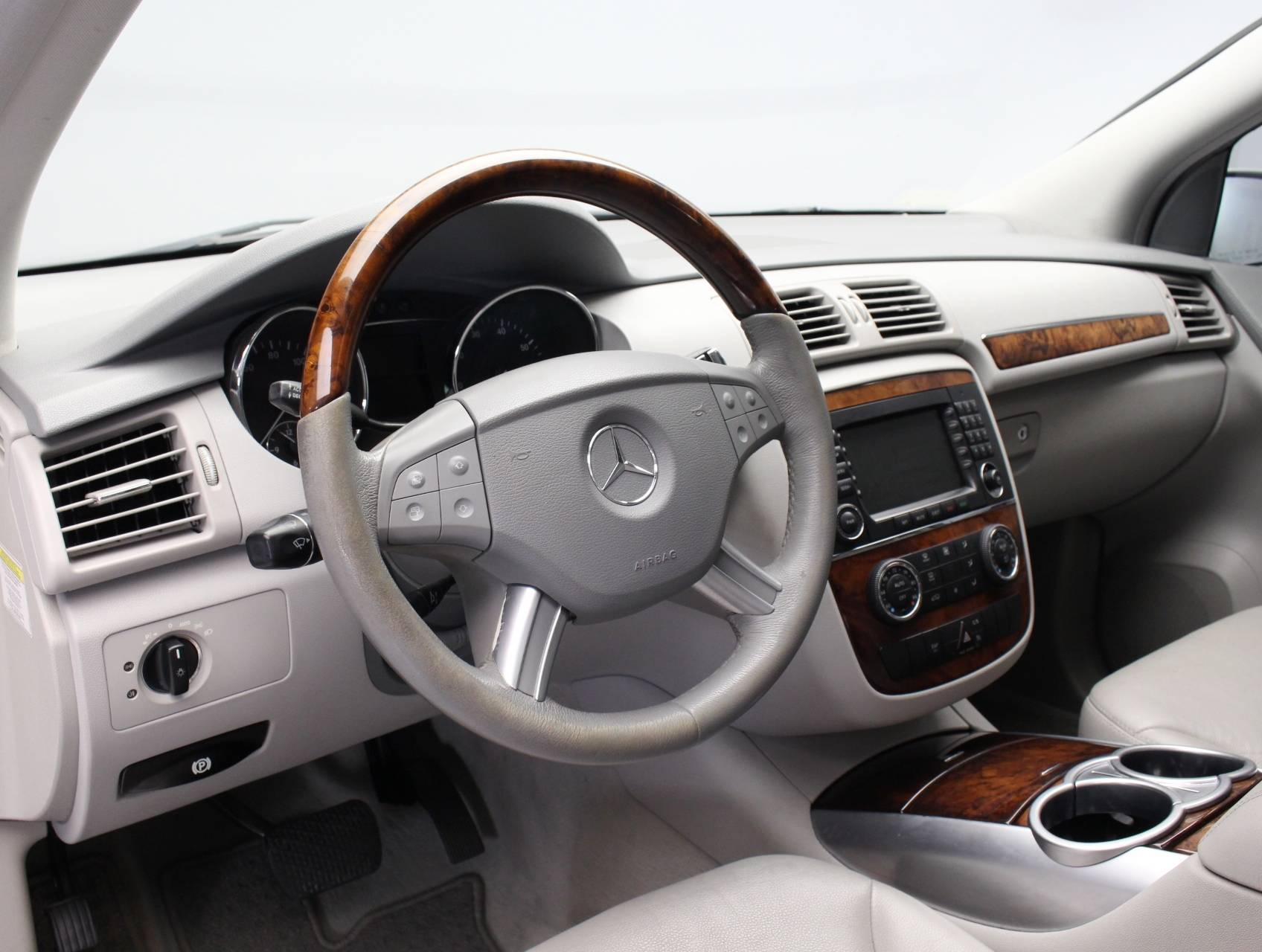 Florida Fine Cars - Used MERCEDES-BENZ R CLASS 2006 WEST PALM R350 4MATIC