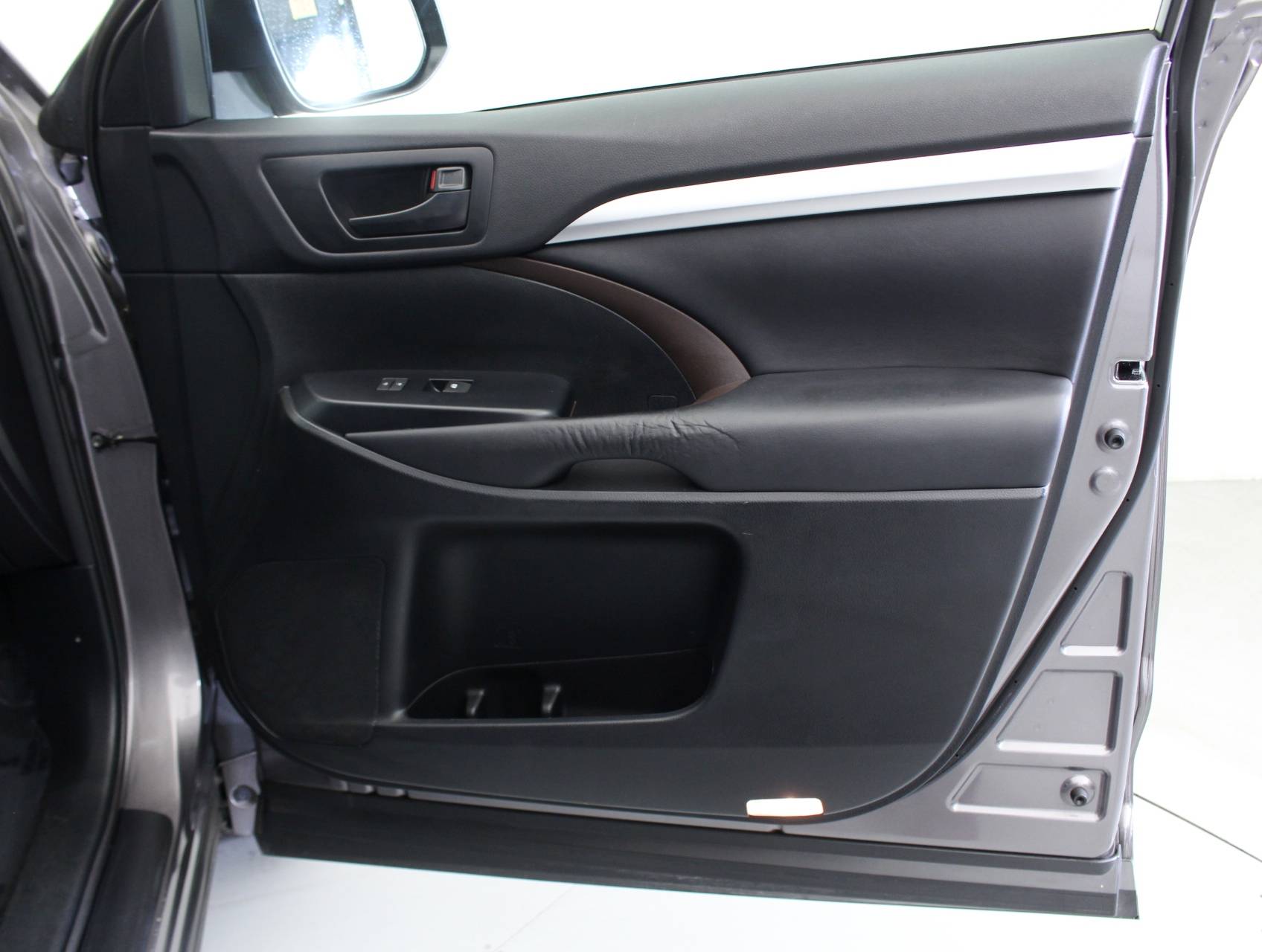 Florida Fine Cars - Used TOYOTA HIGHLANDER 2015 WEST PALM Le Plus V6