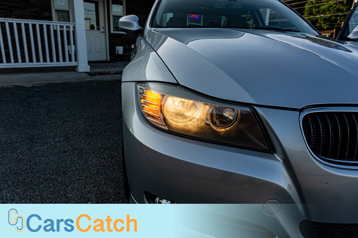 CARSCATCH - Used vehicle - Sedan BMW 3 SERIES 2011