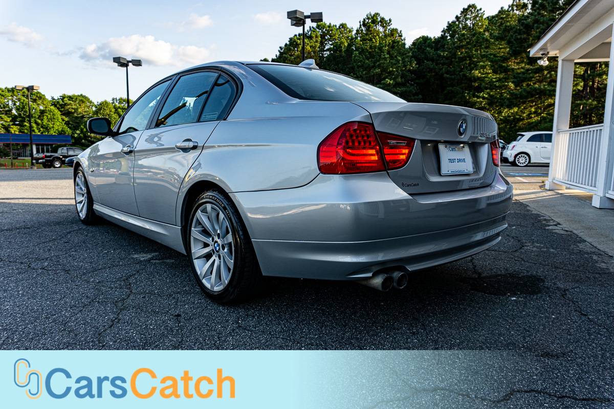 CARSCATCH - Used vehicle - Sedan BMW 3 SERIES 2011