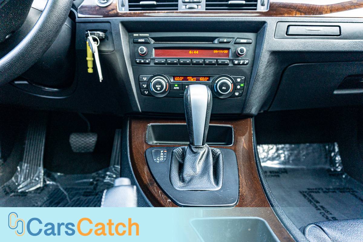 CARSCATCH - Used vehicle - Sedan BMW 3 SERIES 2011