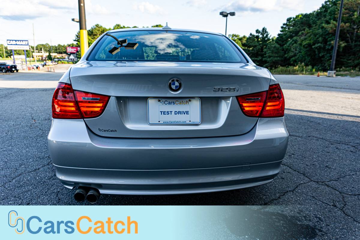 CARSCATCH - Used vehicle - Sedan BMW 3 SERIES 2011