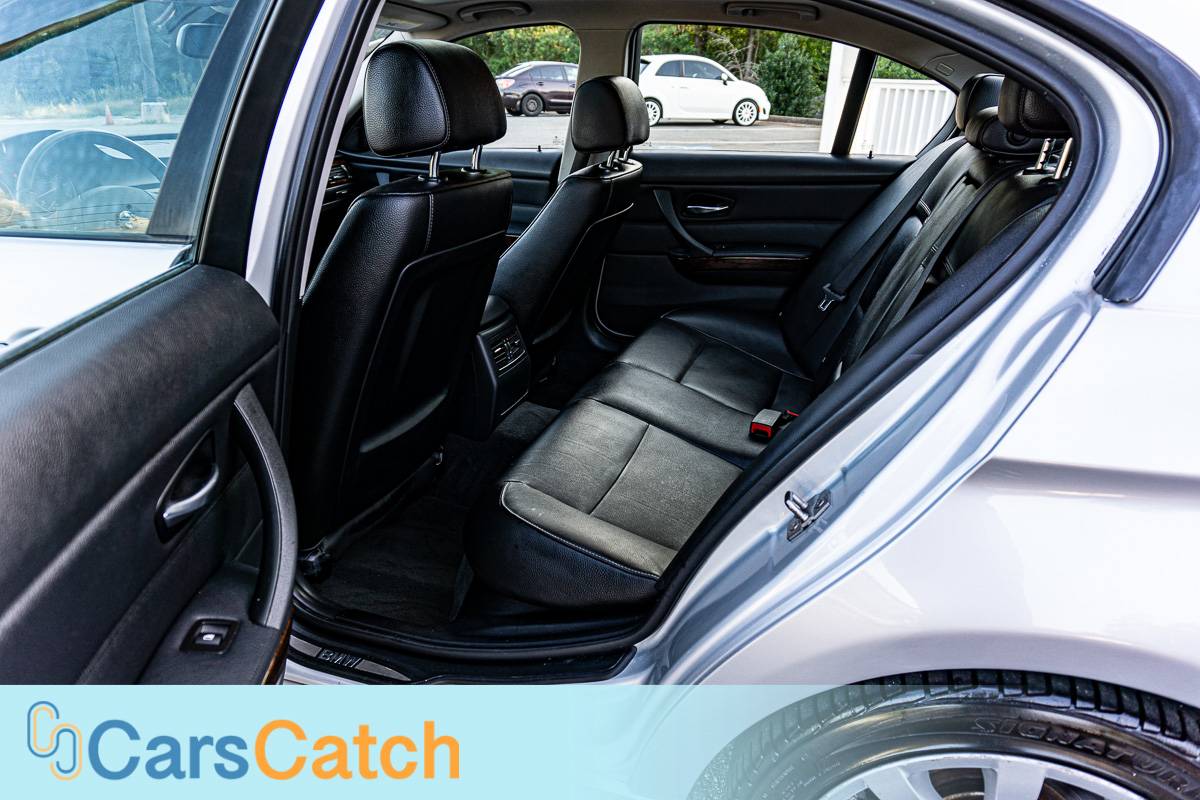 CARSCATCH - Used vehicle - Sedan BMW 3 SERIES 2011