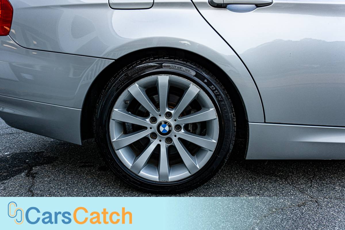 CARSCATCH - Used vehicle - Sedan BMW 3 SERIES 2011