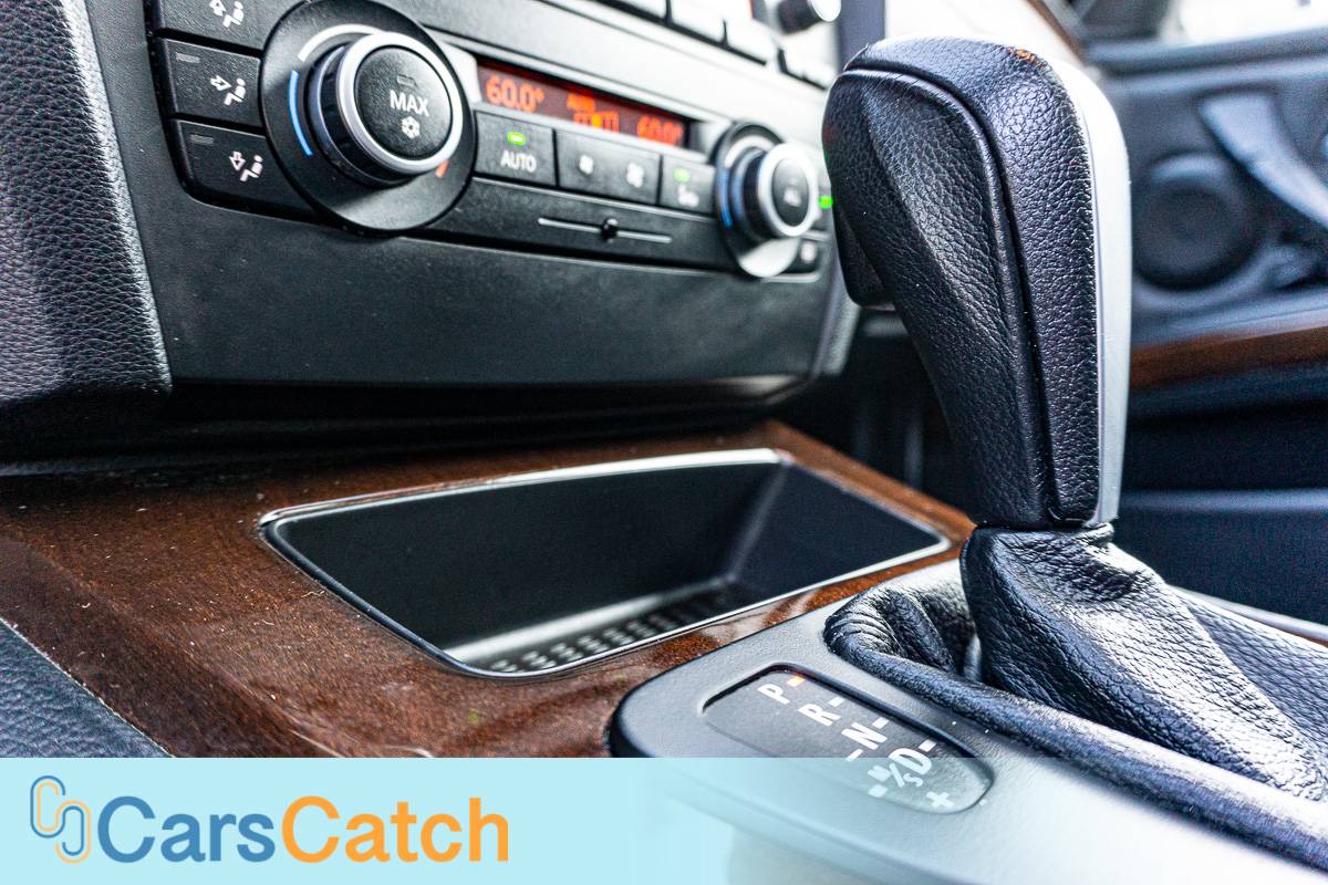 CARSCATCH - Used vehicle - Sedan BMW 3 SERIES 2011