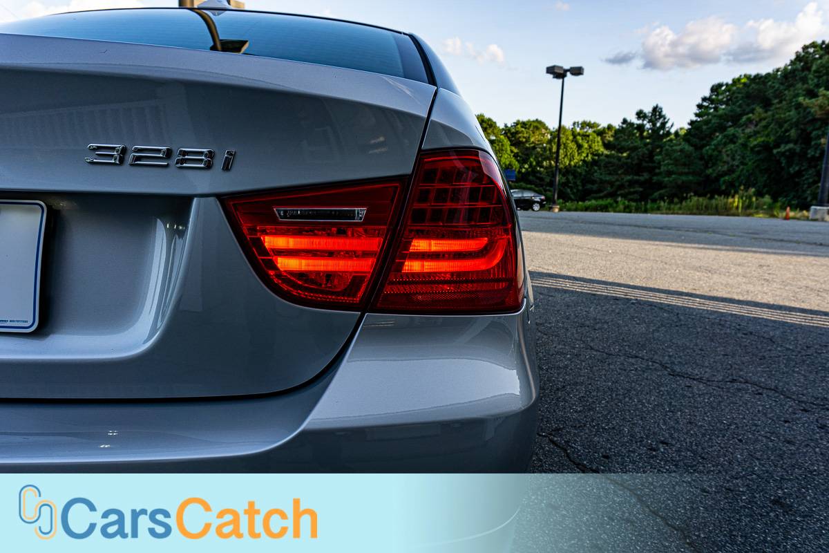 CARSCATCH - Used vehicle - Sedan BMW 3 SERIES 2011