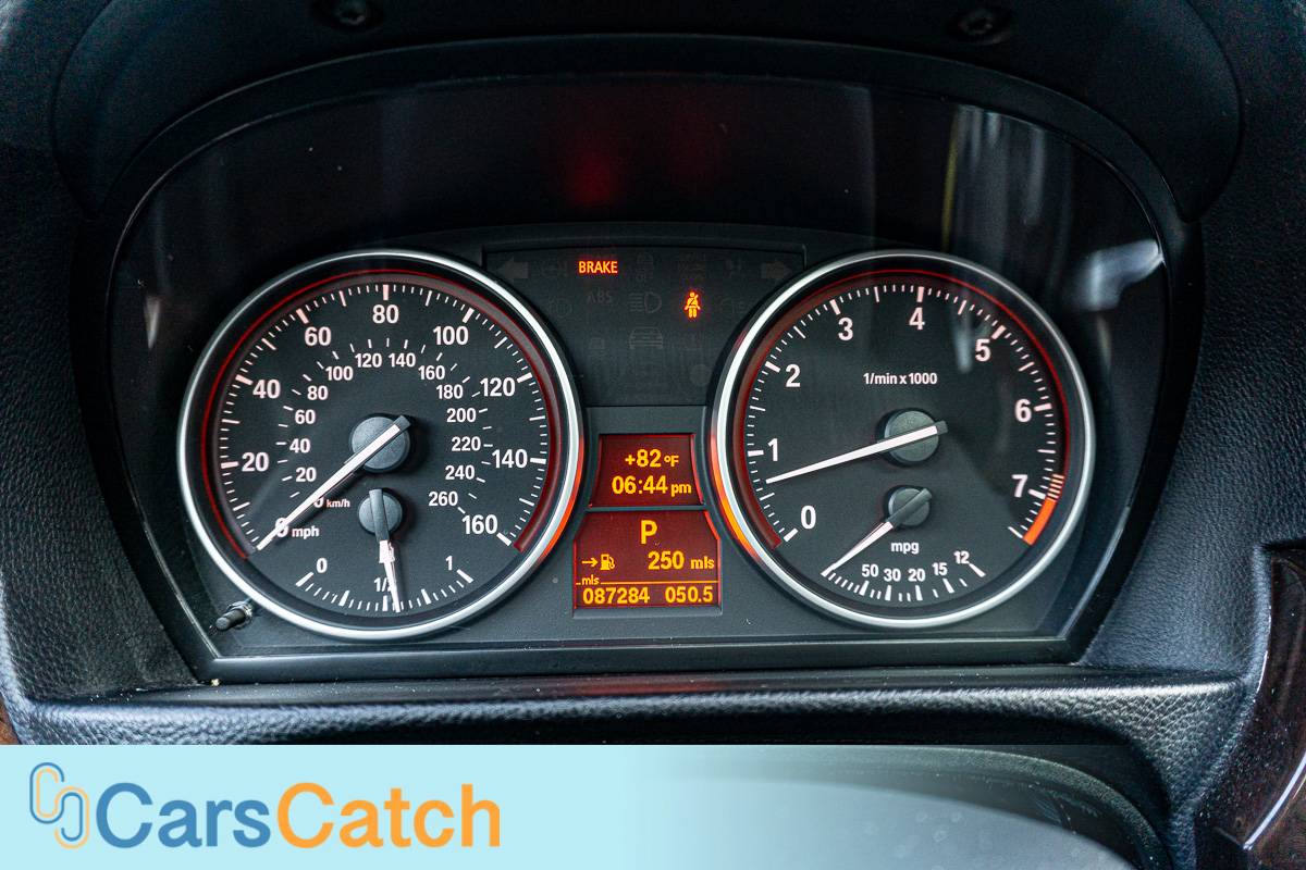 CARSCATCH - Used vehicle - Sedan BMW 3 SERIES 2011