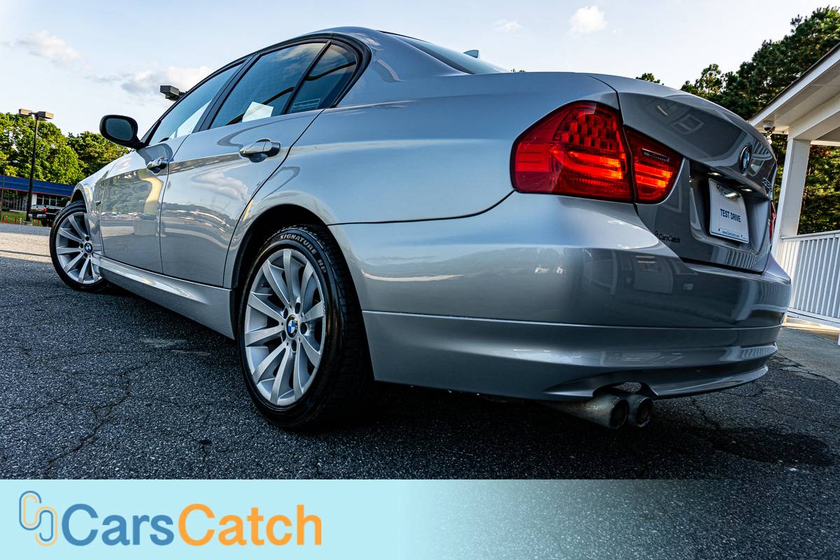 CARSCATCH - Used vehicle - Sedan BMW 3 SERIES 2011