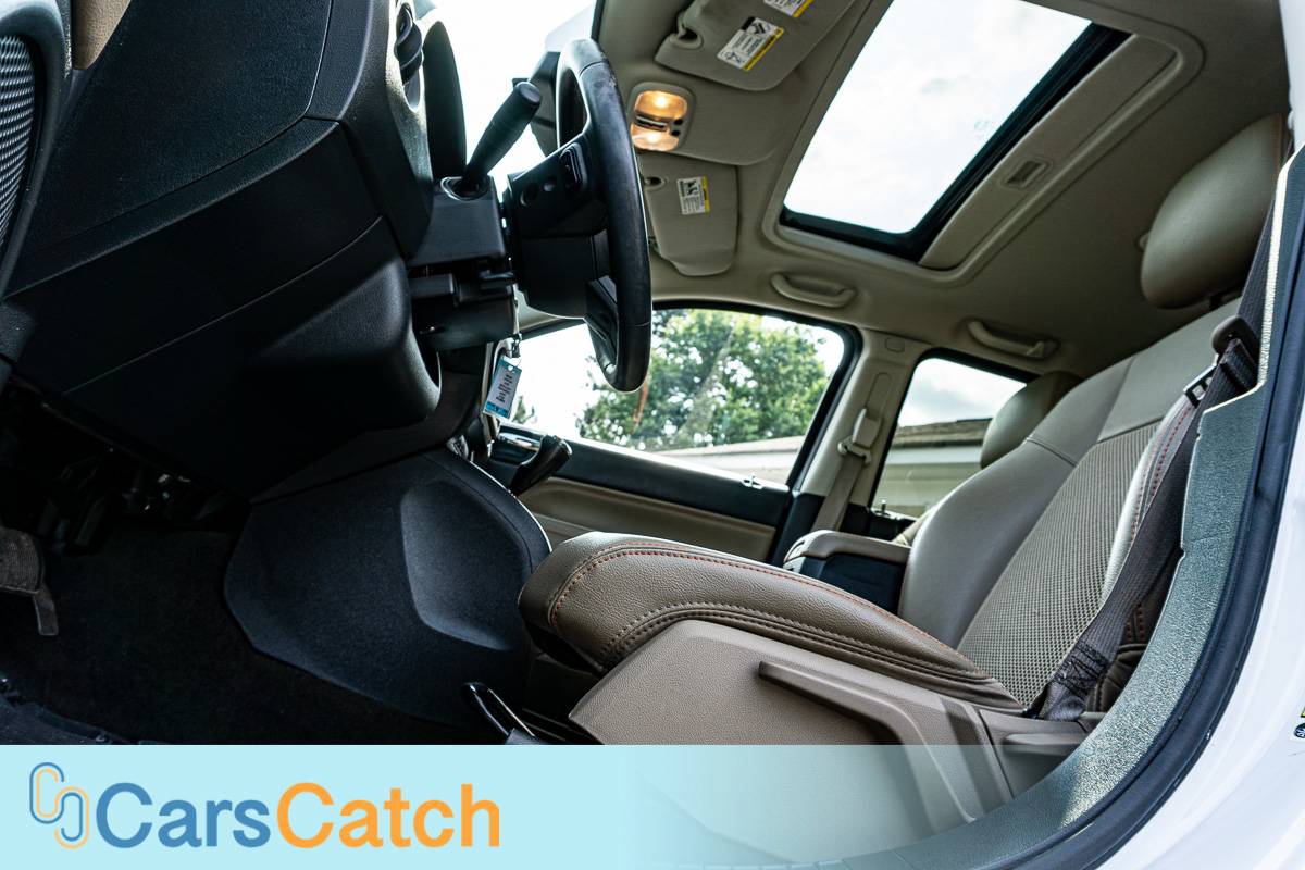 CARSCATCH - Used vehicle - SUV JEEP COMPASS 2014