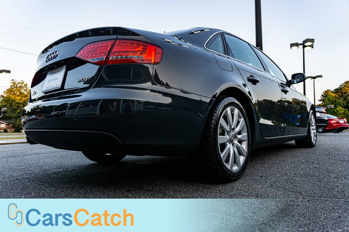 CARSCATCH - Used vehicle - Sedan AUDI A4 2011