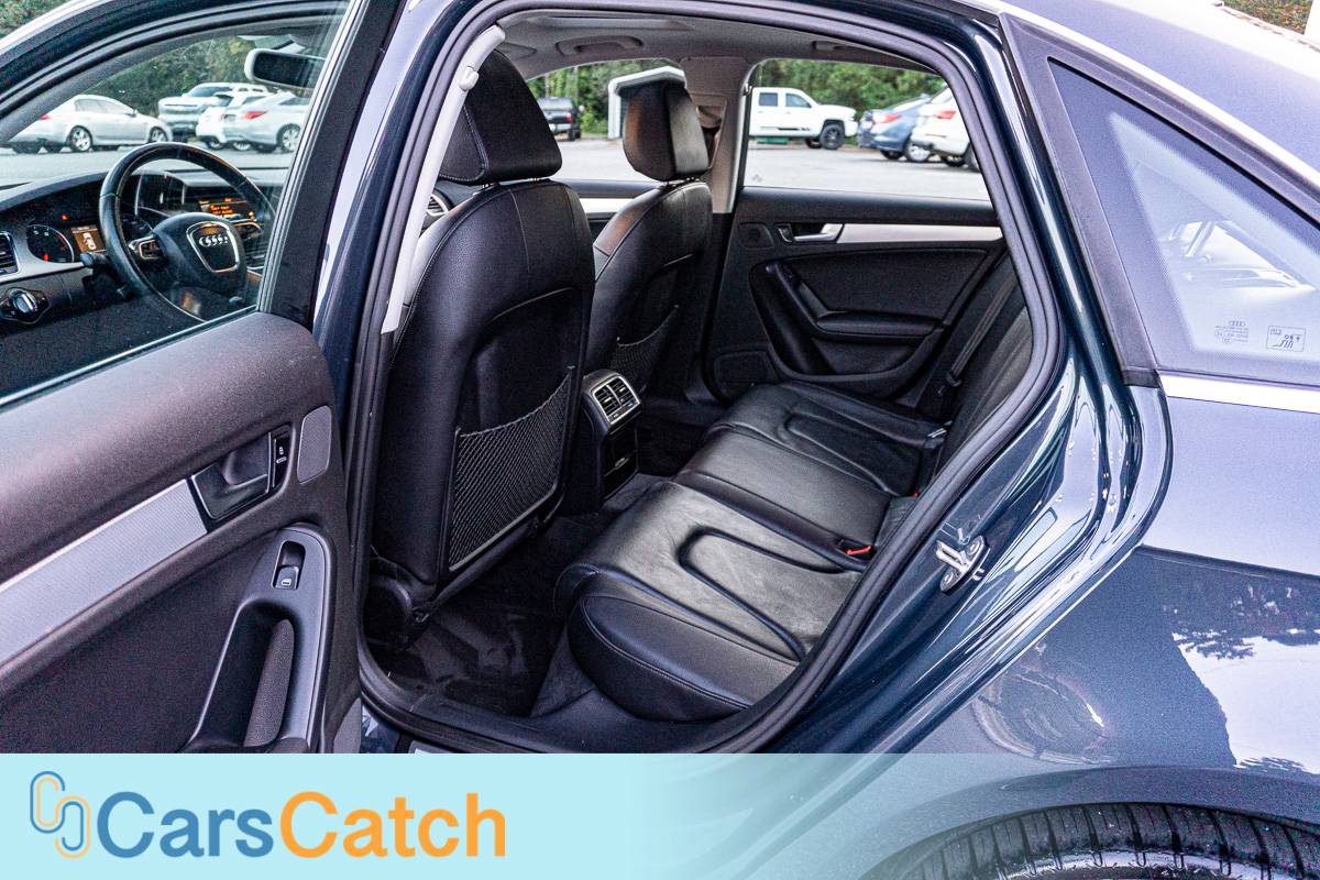 CARSCATCH - Used vehicle - Sedan AUDI A4 2011
