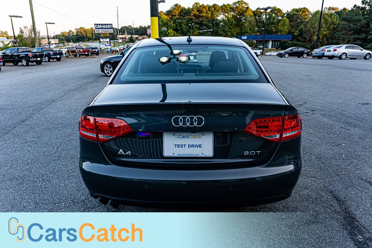CARSCATCH - Used vehicle - Sedan AUDI A4 2011
