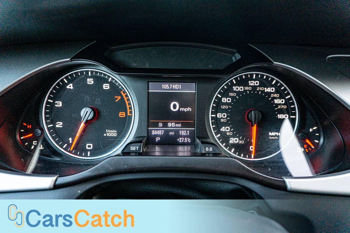 CARSCATCH - Used vehicle - Sedan AUDI A4 2011