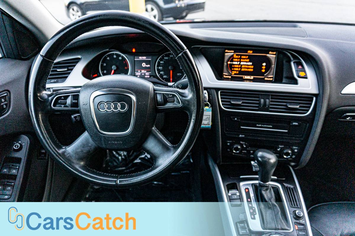 CARSCATCH - Used vehicle - Sedan AUDI A4 2011
