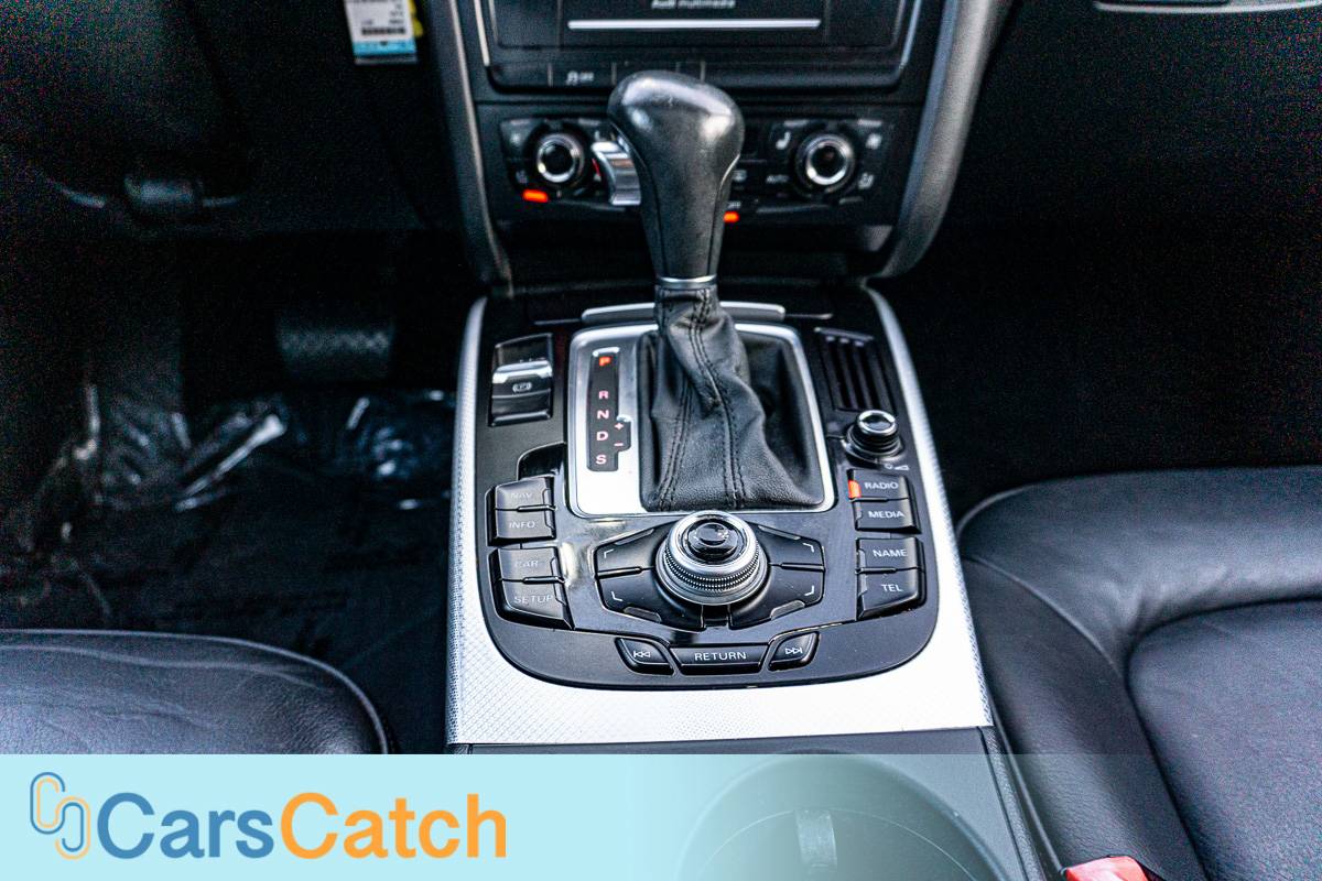 CARSCATCH - Used vehicle - Sedan AUDI A4 2011