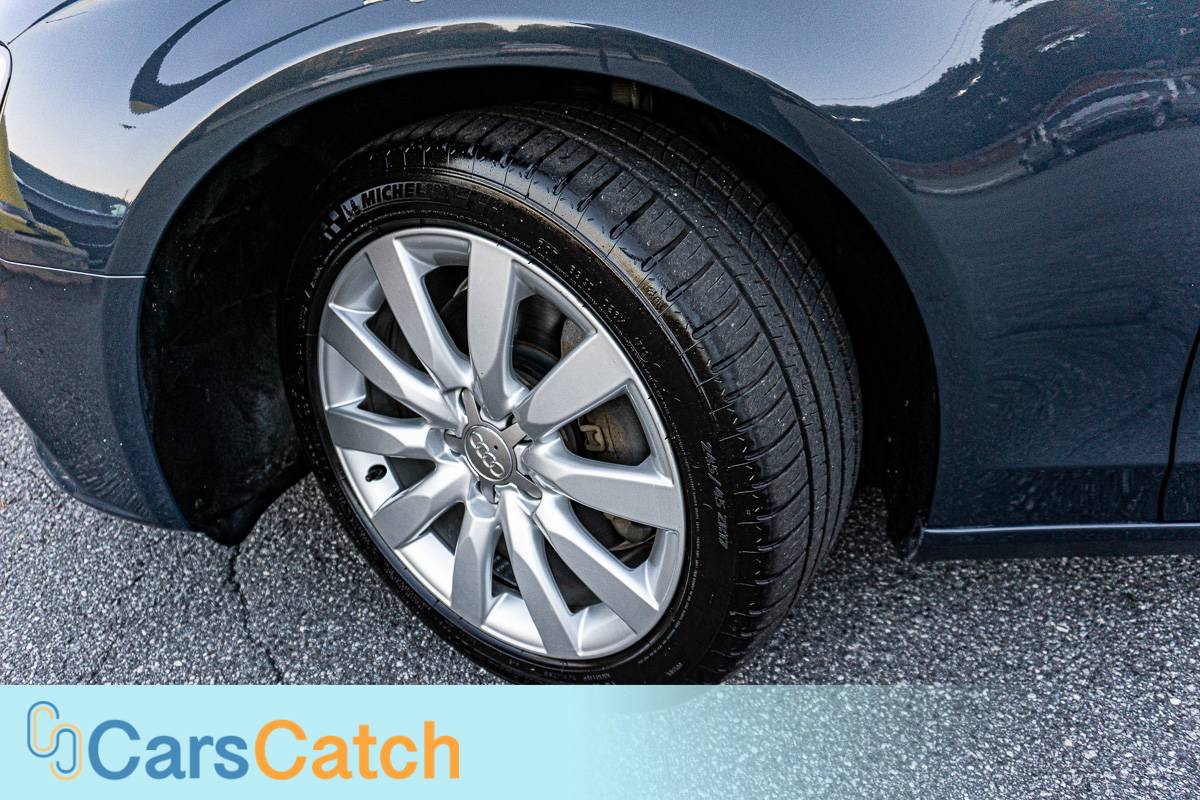 CARSCATCH - Used vehicle - Sedan AUDI A4 2011
