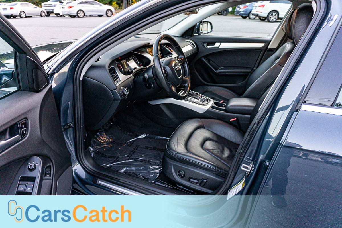 CARSCATCH - Used vehicle - Sedan AUDI A4 2011