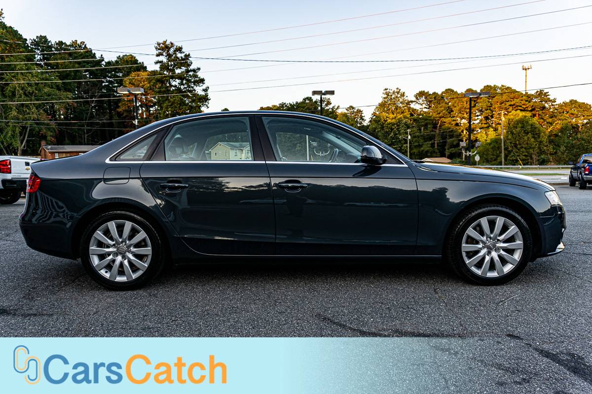 CARSCATCH - Used vehicle - Sedan AUDI A4 2011