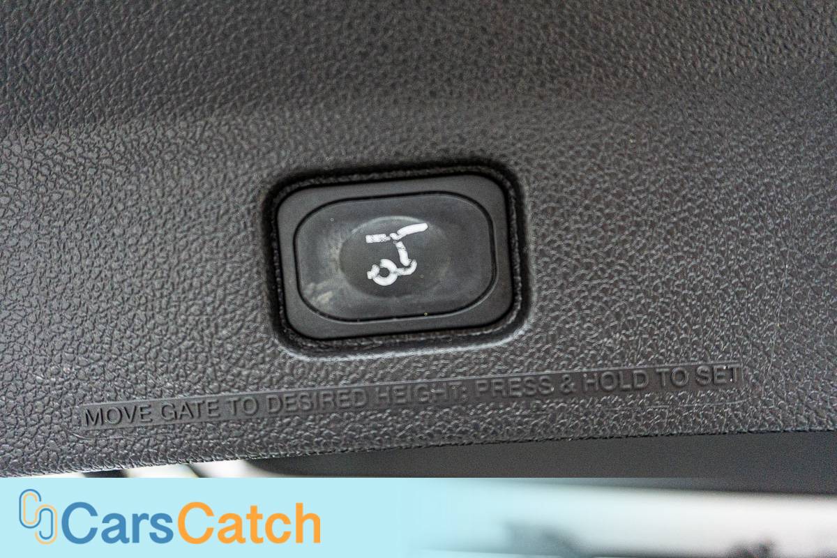 CARSCATCH - Used vehicle - SUV FORD EXPLORER 2015