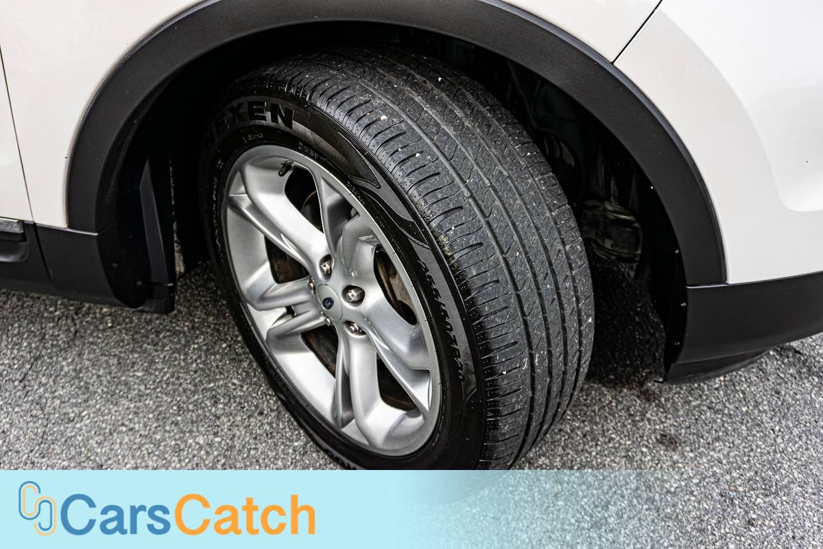 CARSCATCH - Used vehicle - SUV FORD EXPLORER 2015