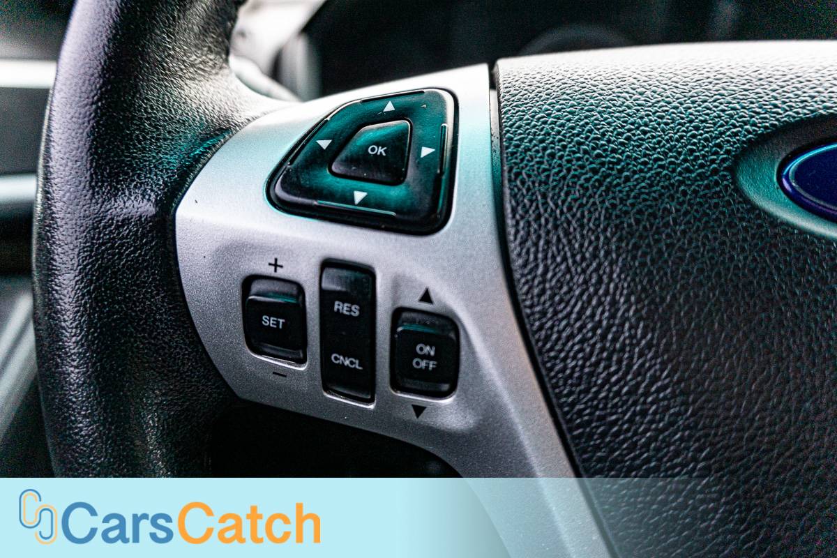 CARSCATCH - Used vehicle - SUV FORD EXPLORER 2015