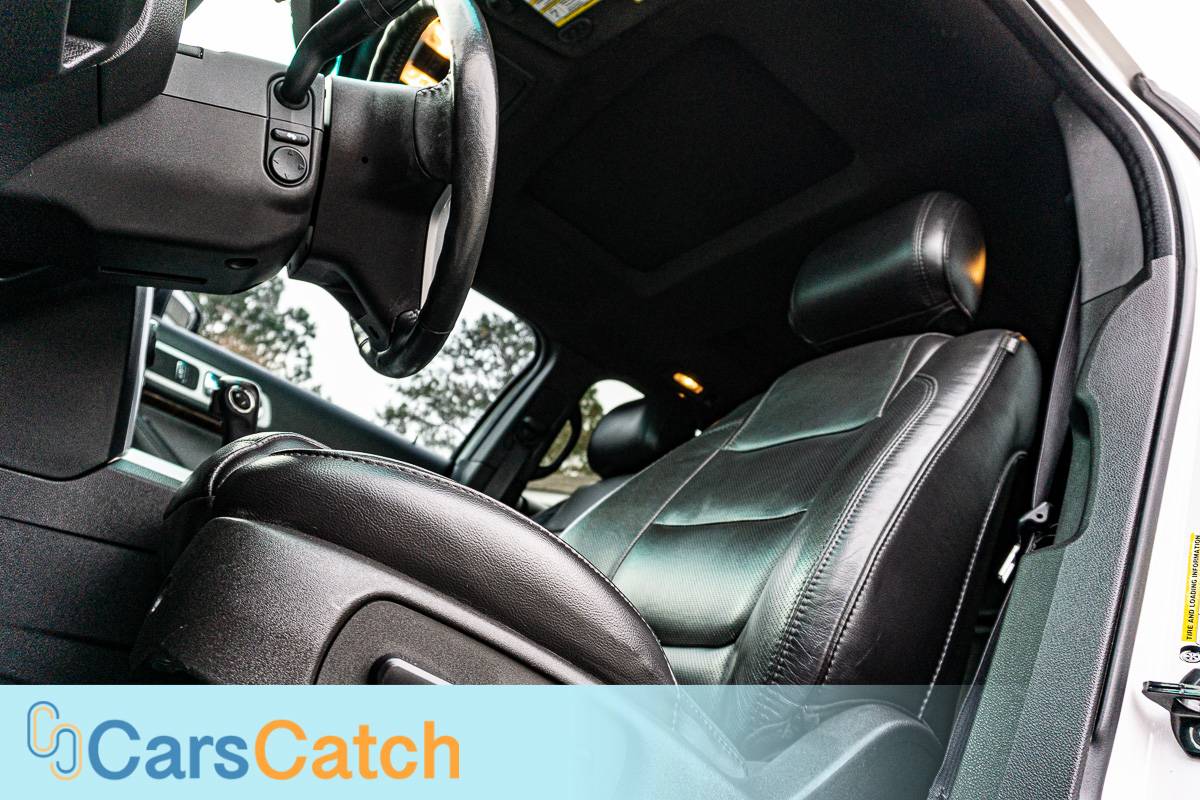 CARSCATCH - Used vehicle - SUV FORD EXPLORER 2015