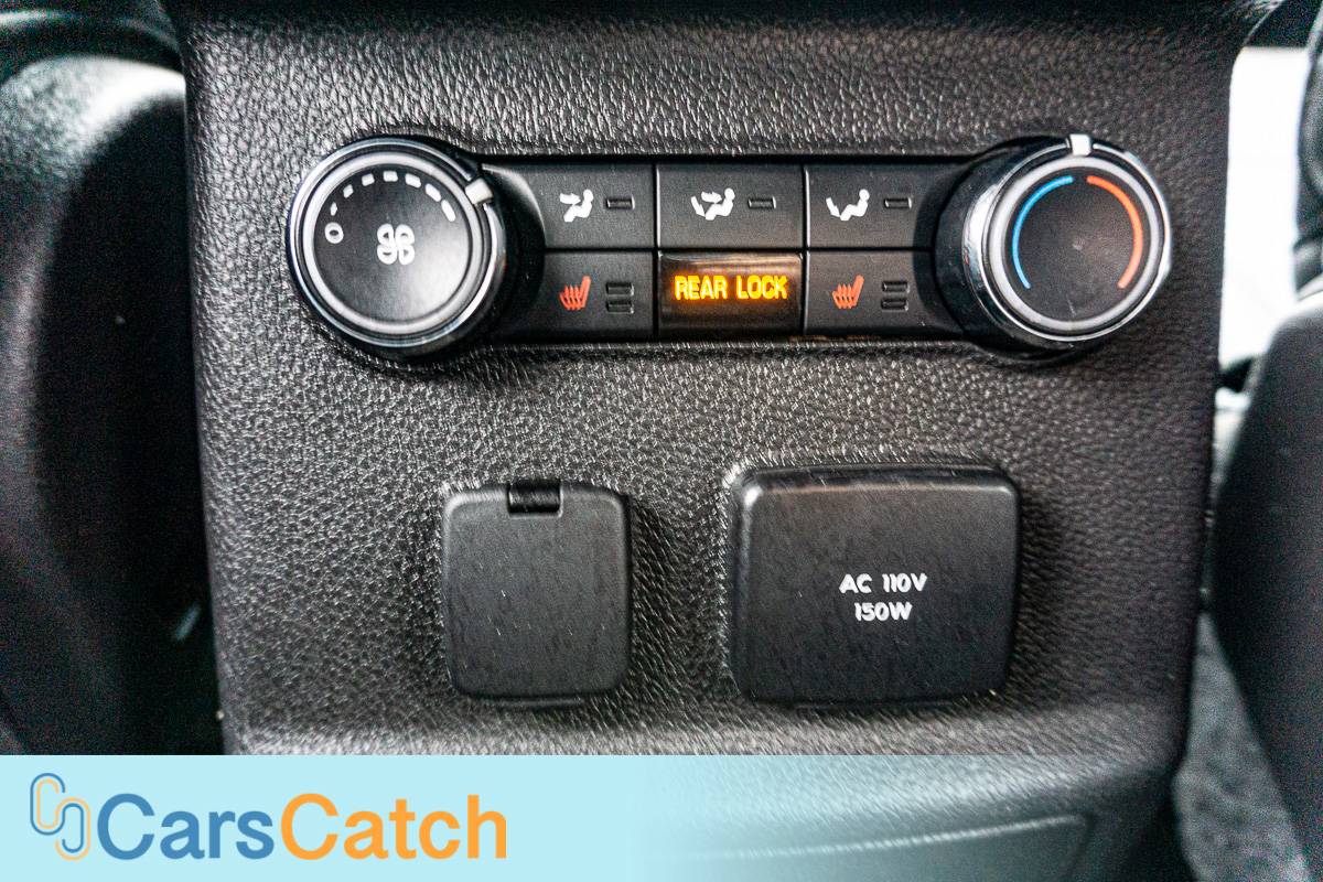 CARSCATCH - Used vehicle - SUV FORD EXPLORER 2015