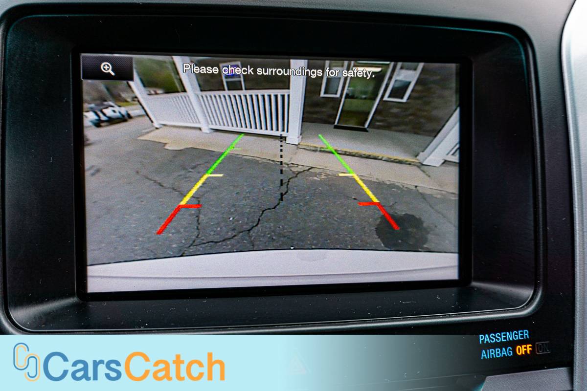 CARSCATCH - Used vehicle - SUV FORD EXPLORER 2015