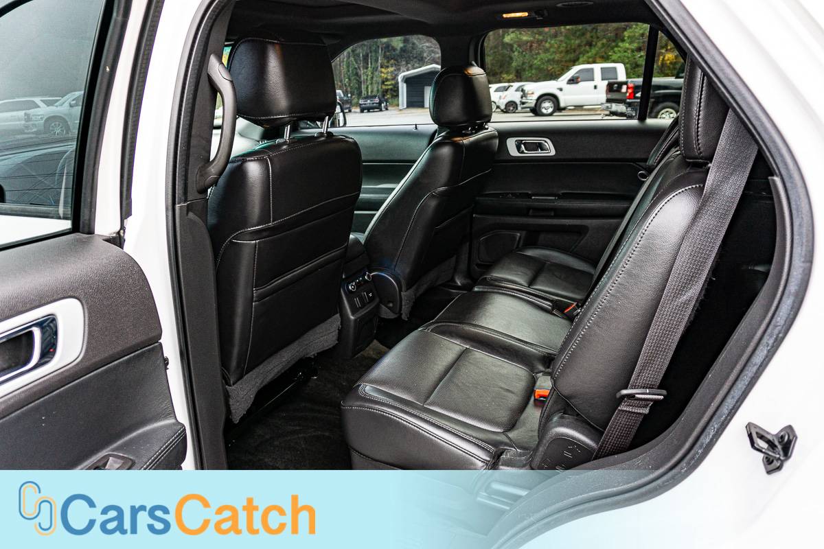 CARSCATCH - Used vehicle - SUV FORD EXPLORER 2015
