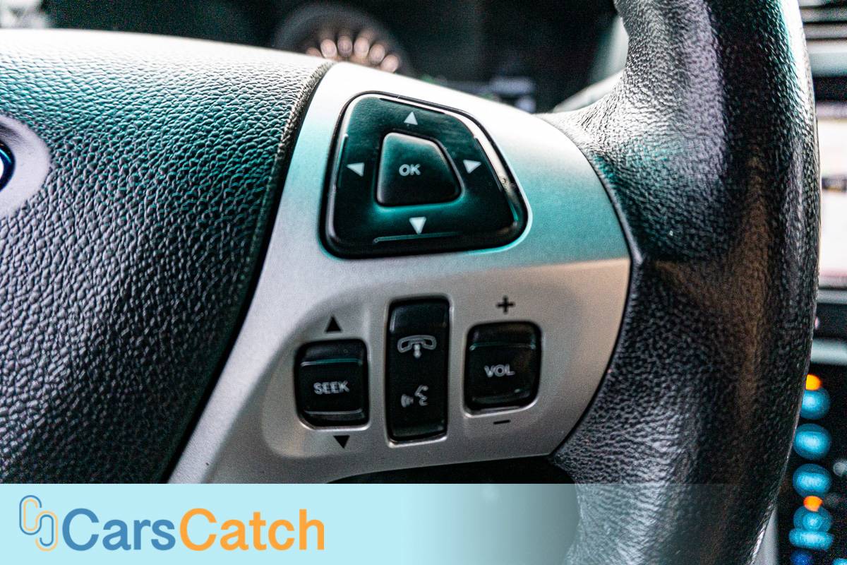 CARSCATCH - Used vehicle - SUV FORD EXPLORER 2015