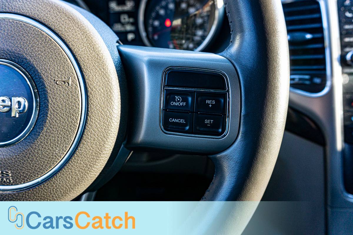 CARSCATCH - Used vehicle - SUV JEEP GRAND CHEROKEE 2012